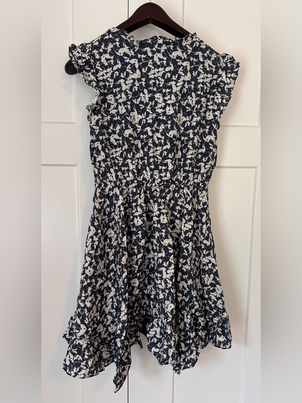 Maurices Navy and White Floral Ruffle Dress NWT M - Picture 2 of 3
